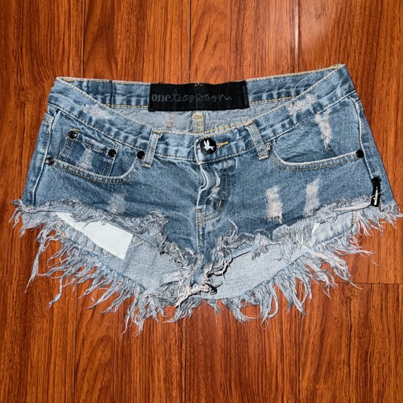 One teaspoon distressed short shorts blue denim size 28 button fringe - Picture 2 of 6